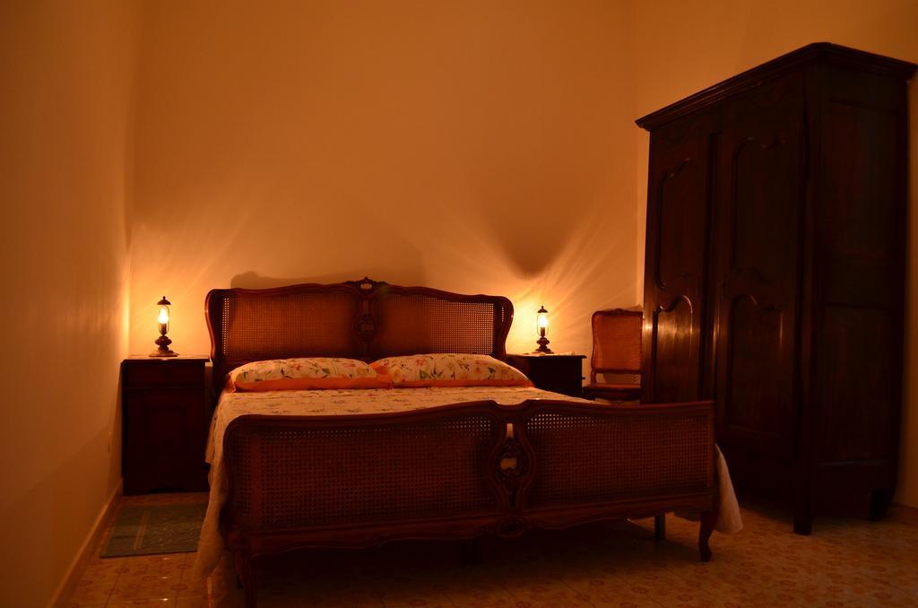 Notte Di Luna Room & Breakfast Oristano Chambre photo